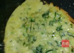 Illustration of how to make green radish, spinach and egg pancakes 5