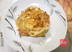 Illustration of how to make shredded potato egg pancake 7