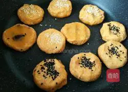 Illustration of how to make black sesame pumpkin cake 9