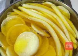 Illustration of how to make sushi daikon 6