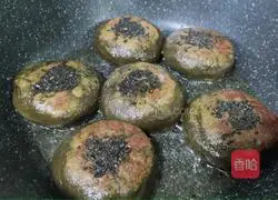 Illustration of making soybean filling and malt pancake 13