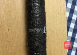 Illustration of how to make sushi seaweed rolls 13