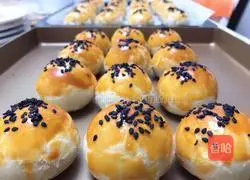 Illustration of how to make egg yolk cake (32 mini versions) 1