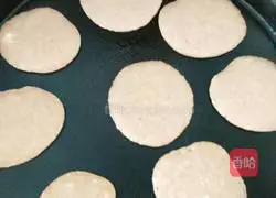 Illustration of how to make banana walnut milk waffles 12