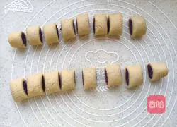 Illustration of how to make purple sweet potato crisp 10