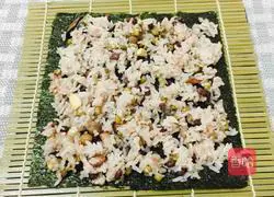 Illustration of how to make multigrain eel sushi 6