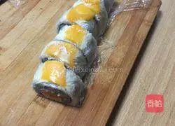 Illustration of how to roll sushi 6