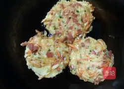 Illustration of how to make potato pancakes 5