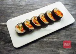 Illustration of how to make spicy meat floss sushi 7