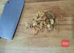 Illustration of how to make sesame cakes with oil residue 1