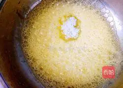 Illustration of making whole egg sponge steamed cake 5