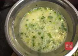 Cucumber and Scallion Egg Pancake Recipe Illustration 3