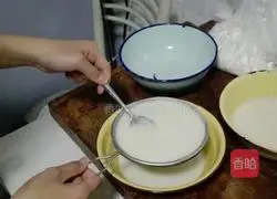 Illustration of how to make bean dregs cake 3