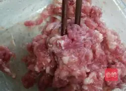 Illustration of how to make pan-fried meatloaf with lotus root 1