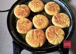 Illustration of how to make corn and bean paste cakes 8