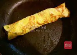 Illustration of how to make breakfast egg burritos 11