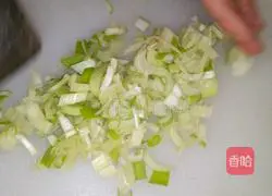 Egg pancake rolled with shredded potatoes Illustration of how to do it 3