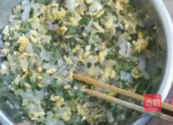 Illustration of how to make chive egg pancake 7