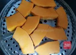 Illustration of how to make Q-boiled pumpkin cake 3