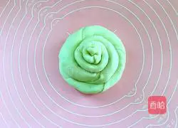  Illustration of how to make scallion pancakes 10