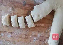 Illustration of how to make Thousand Layer Shaobing with Fu Characters 7