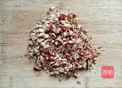 Illustration of making red date and walnut cake 2