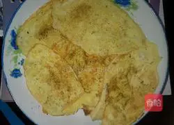 Illustration of how to make soft potato pancakes 3