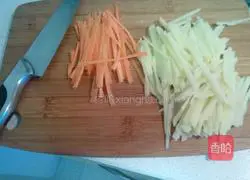 Illustration of how to make meat floss, potato and egg pancake 3