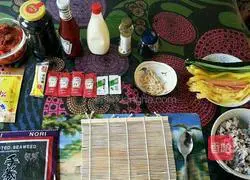 Illustration of how to roll your own sushi 1