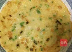 Illustration of how to make scallion egg pancake 6
