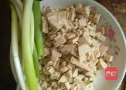 Illustration of how to make potato pancakes 3