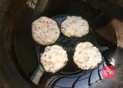 Illustration of how to make ham and egg pancakes 5