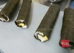 Illustration of how to make egg yolk sushi 10