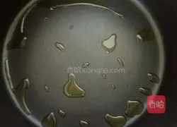 Illustration of how to make shrimp and vegetable pancakes for baby food supplement 13