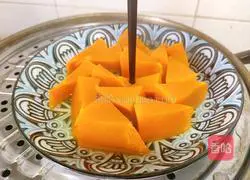 Flower-shaped pumpkin glutinous rice cake recipe 5
