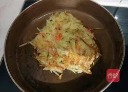 Potato Shredded Egg Pancake Recipe Illustration 5