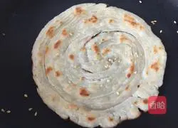 Milk-flavored sesame hand-shredded cakes (pan version) illustration 18