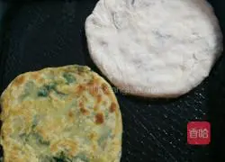 Illustration of how to make chive egg pancake 5