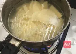 Illustration of how to make potato spicy meatloaf 1