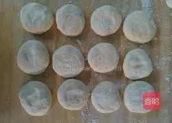 Illustration of how to make dough sugar cakes 7