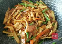 Illustration of how to make vegetarian fried noodles 7