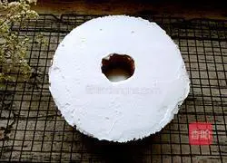 Illustration of how to make cream fruit cake 6