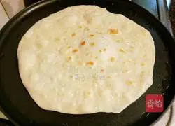 Illustration of how to make fried bean sprouts and shredded pork pancakes 5
