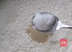 Illustration of how to make crispy sesame cake 2