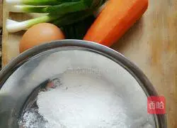 Illustration of how to make carrot egg pancake 1