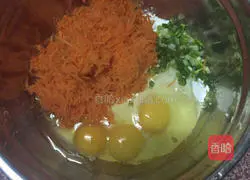 Illustration of how to make carrot and egg pancakes 4