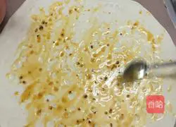 Illustration of how to make leek and meat pancakes 6