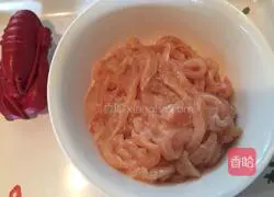 Illustration of how to make stir-fried pancakes with shredded chicken and soybean sprouts 4