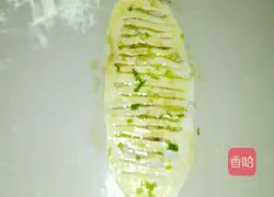 Illustration of how to make hand-caught green onion cake 2