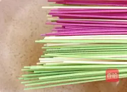 Teaching on noodles and egg pancakes Practice illustration 3